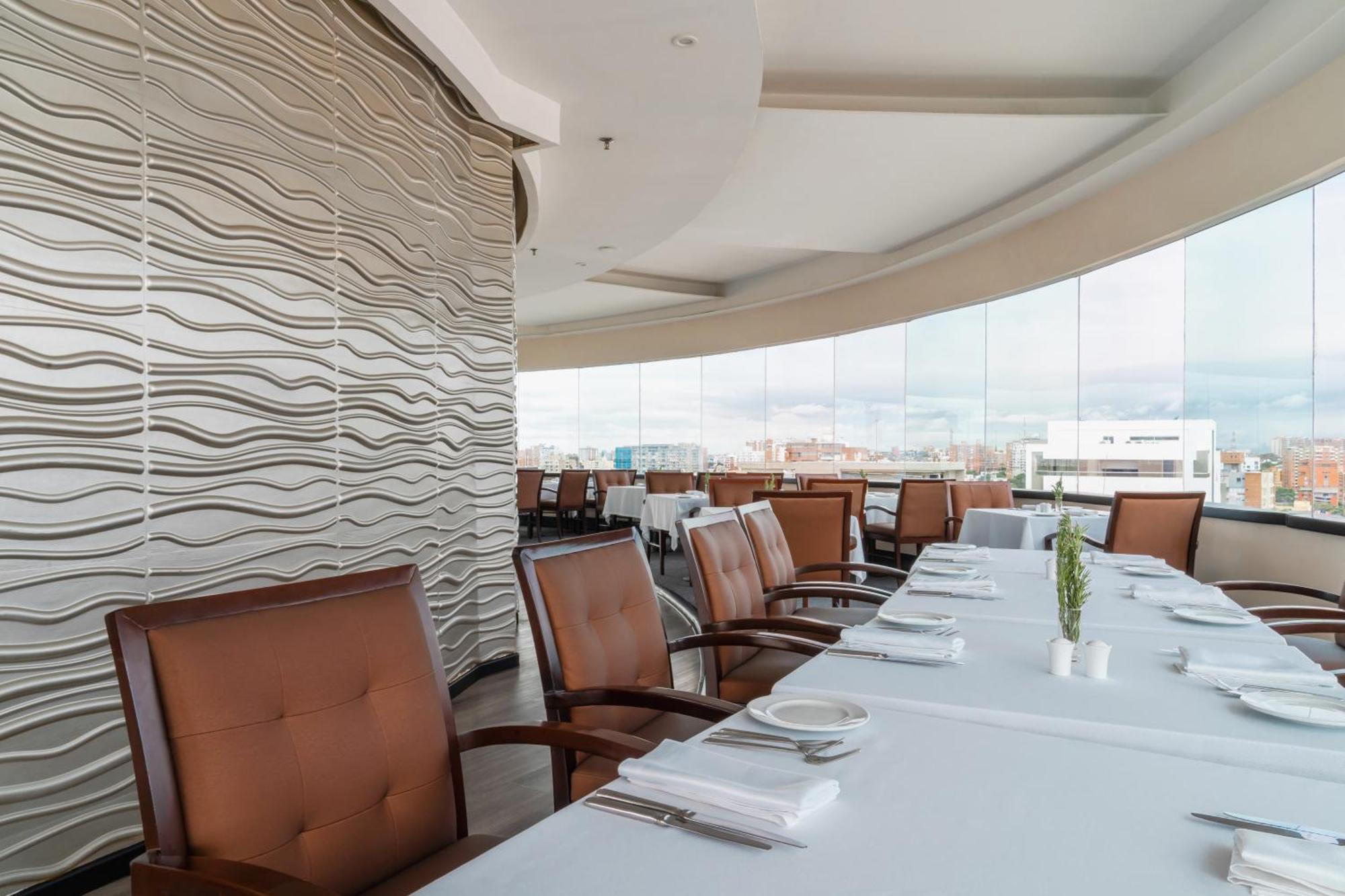 Hotel Dann Carlton Barranquilla Y Centro De Convenciones Eksteriør bilde Restaurant