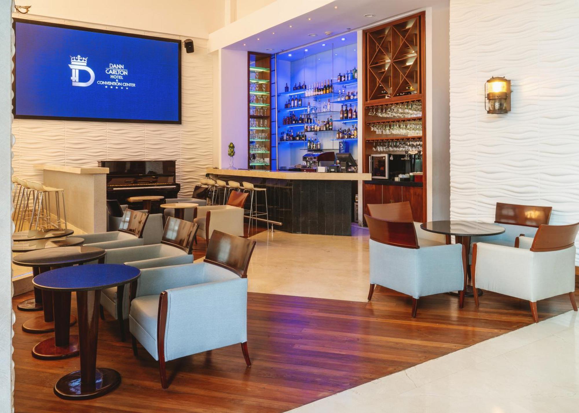Hotel Dann Carlton Barranquilla Y Centro De Convenciones Eksteriør bilde The lounge at the airport